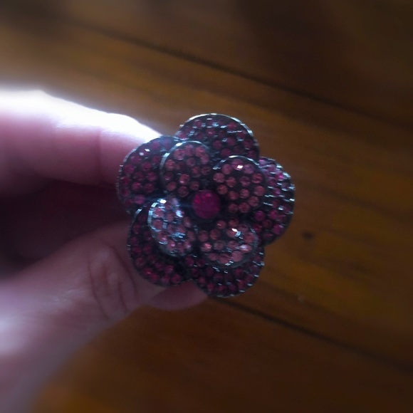 GUESS PINK Bling Flower Ring. 💗 - Picture 2 of 4